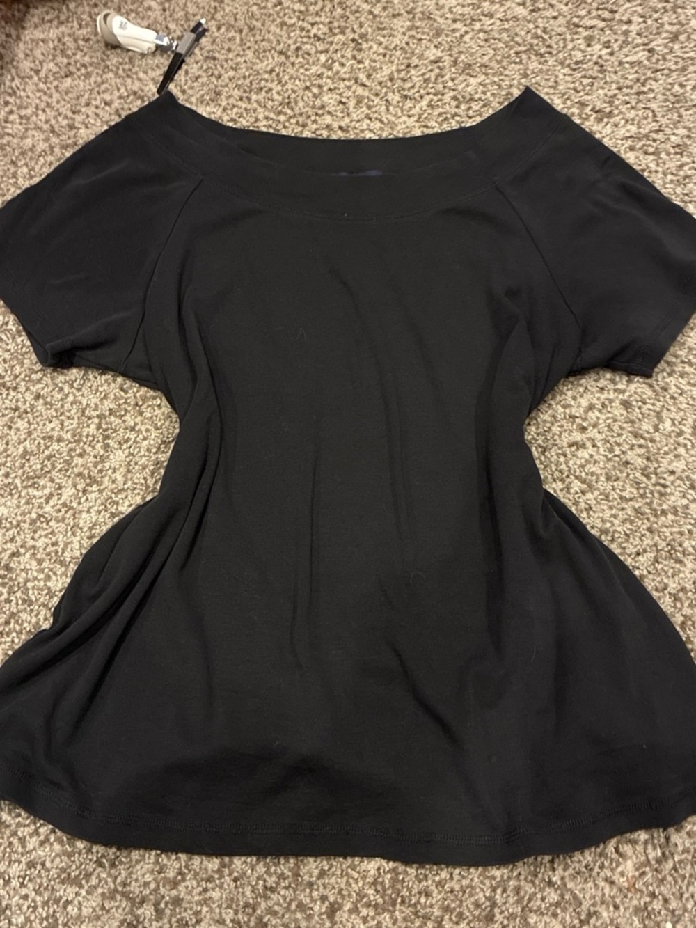 Jones New York Black Off-the-Shoulder Short Sleeve Top